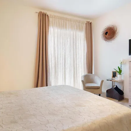 Montellinos Tortora Bed & Breakfast 4*